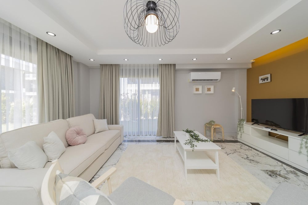 Flat w Pool and Balcony 10 min to Beach in Serik view 5