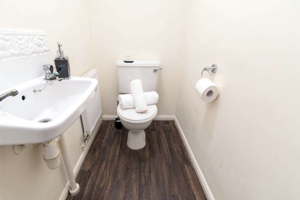 Coventry 3bedroom With Private Garden & Parking