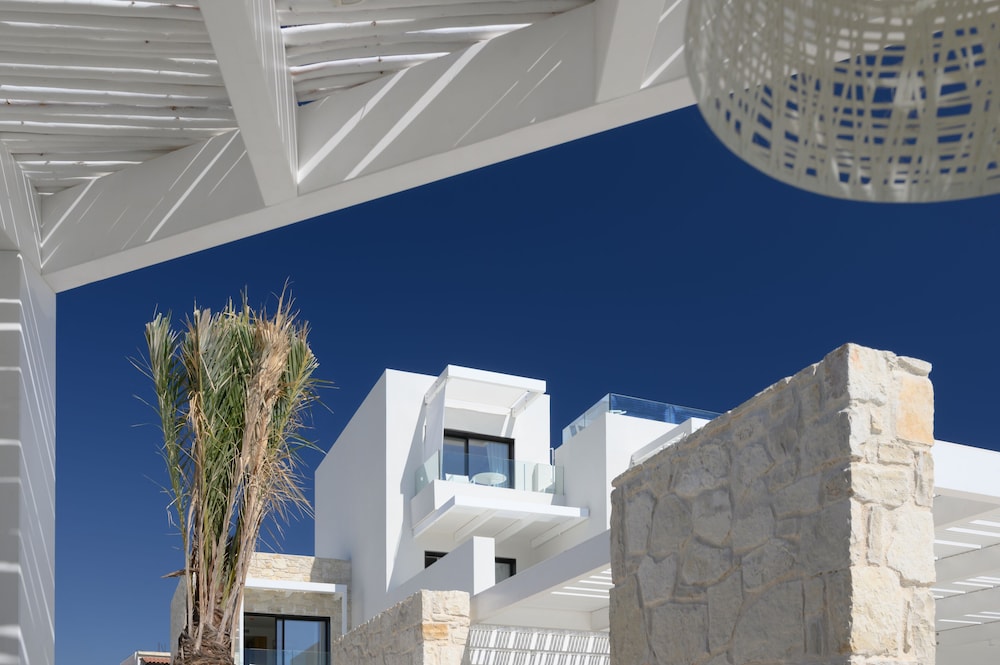 Hotel The Island Concept - Image 1