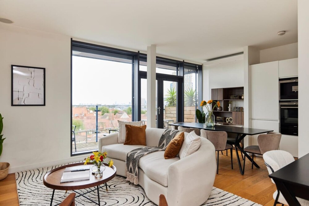 The Shoreditch Escape - Lovely 2bdr Flat With Balcony