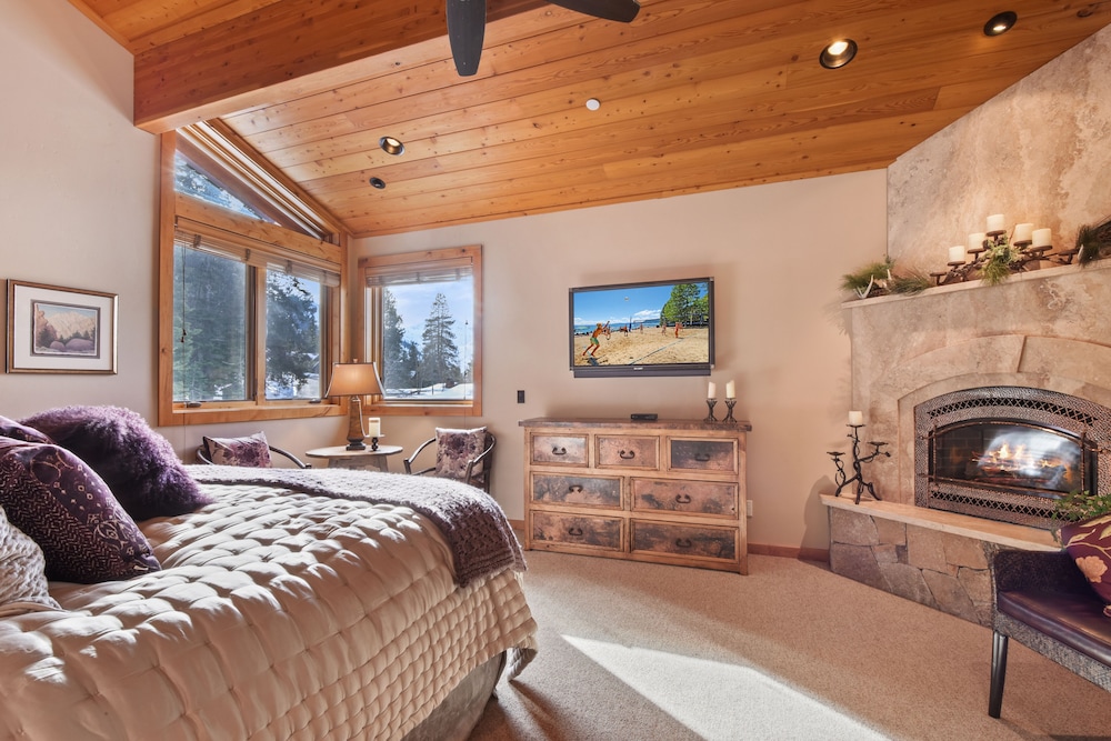 Lake Tahoe Vacations - Wulf's Lodge at Squaw Valley - Property Image 21