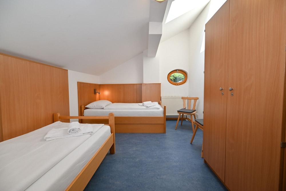 Schmitten 27 - Room 8 200m From ski Lift