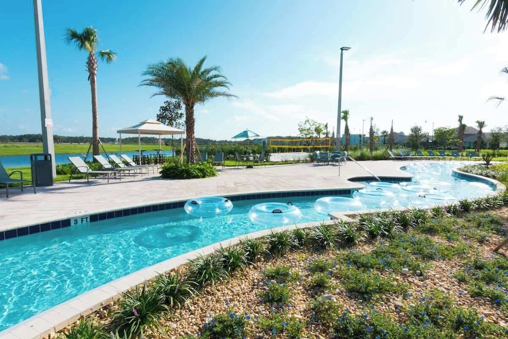 Sophisticated 6BR at Storey Lake