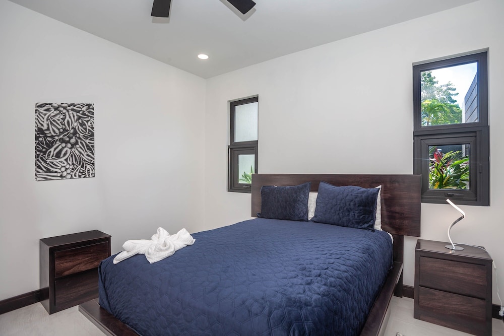 Ocean Pearl 4 Bedroom Home by RedAwning view 2