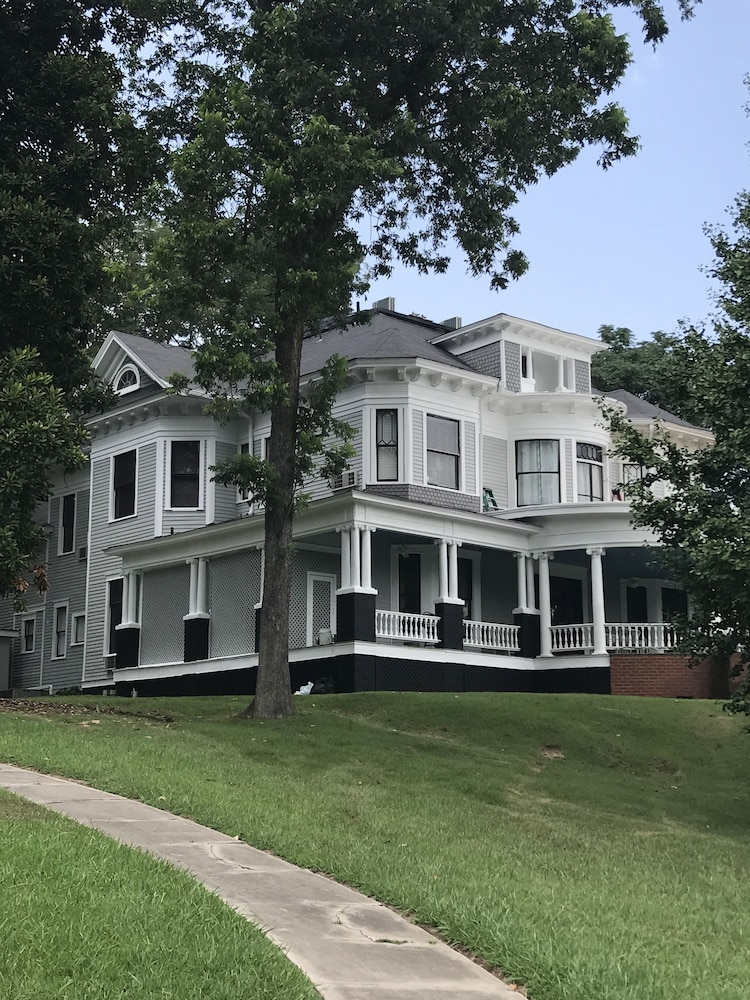Edwardian Inn