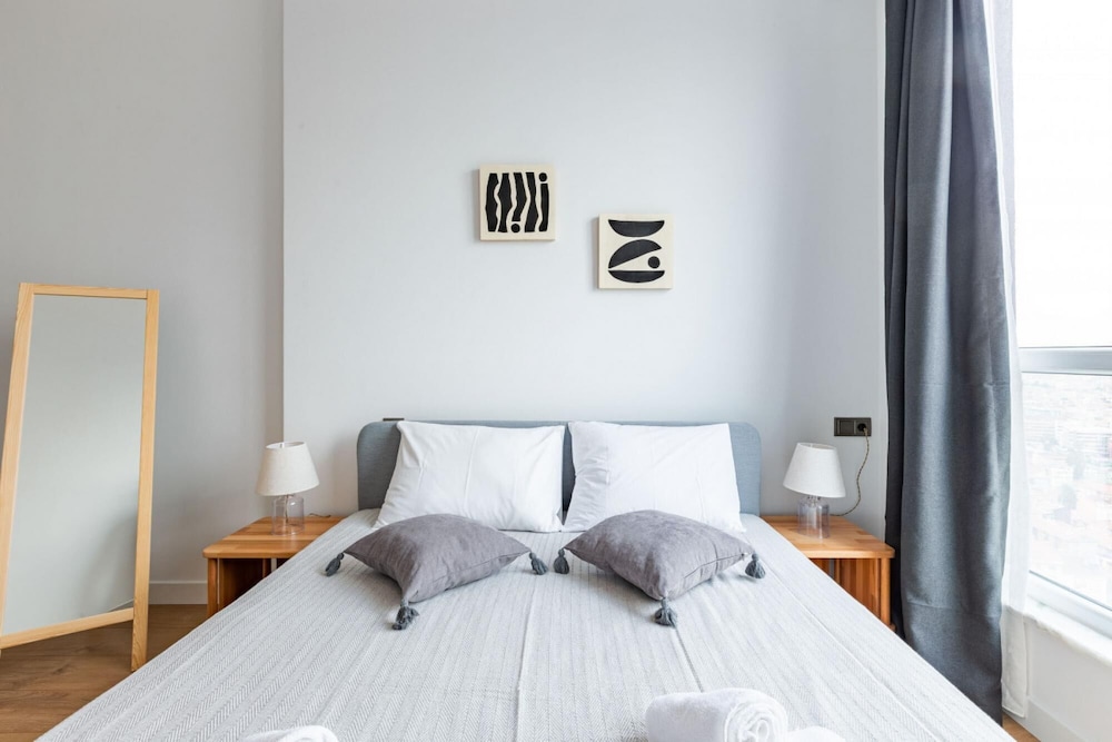 Modern Flat With Fantastic City View in Kadikoy