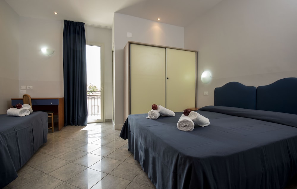 Hotel Scarlet
