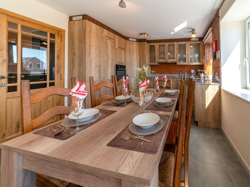 Spacious Getaway Near Spa F1