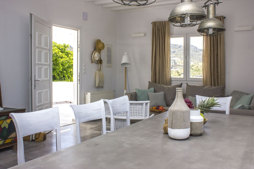 Amperian Mykonos Suites & Villas
