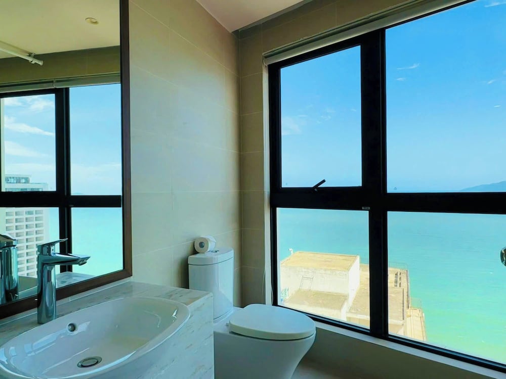 Gold Coast Balcony Serviced Apartment