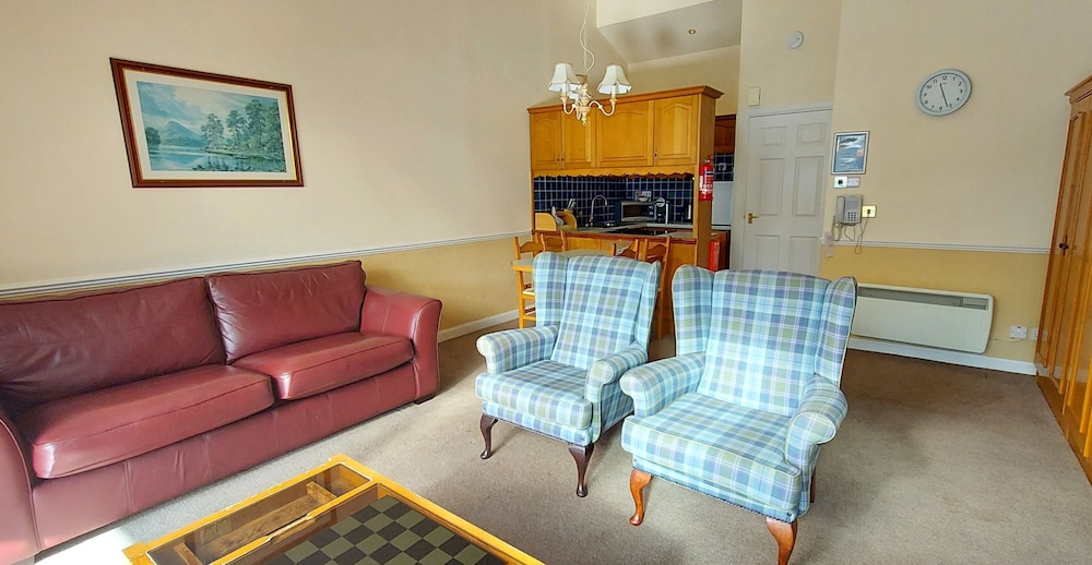 Loch Rannoch Highland Club Studio 02