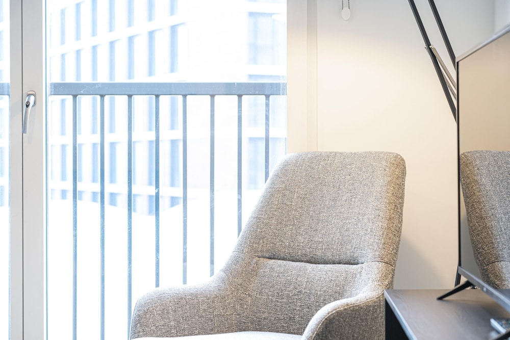 Superb Flat With Community Vibe