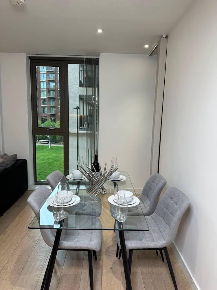 Impeccable 1-bed Apartment in London