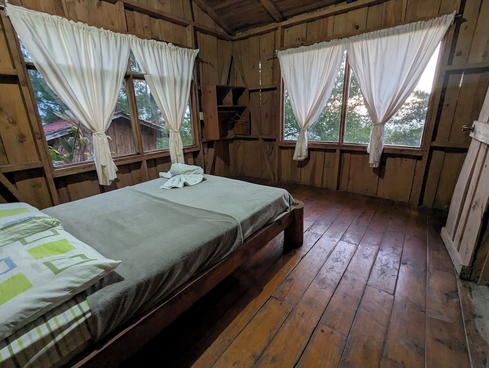 Campos de Oro Wilderness Lodge