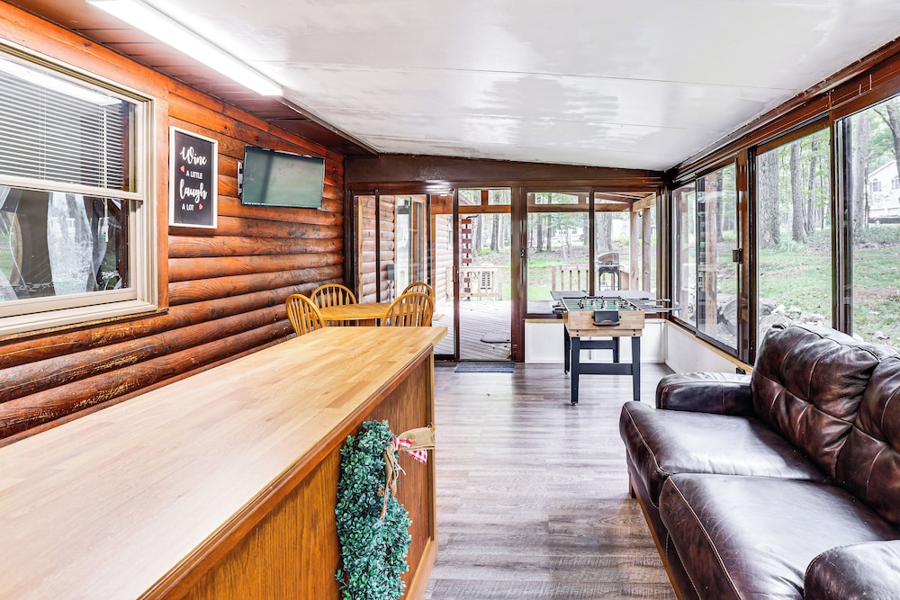 Long Pond Log Cabin w/ Hot Tub Soaks & Outdoor Fun