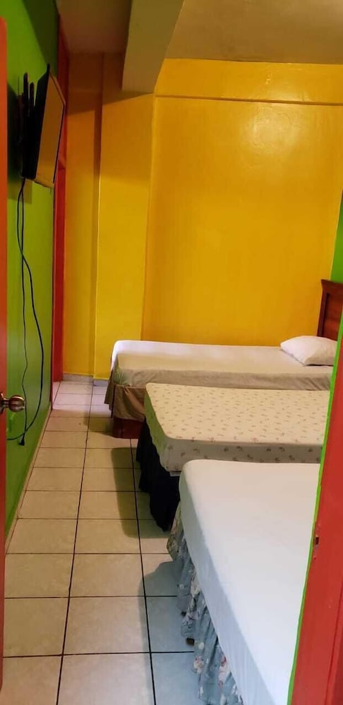 Hostal Guacamayos