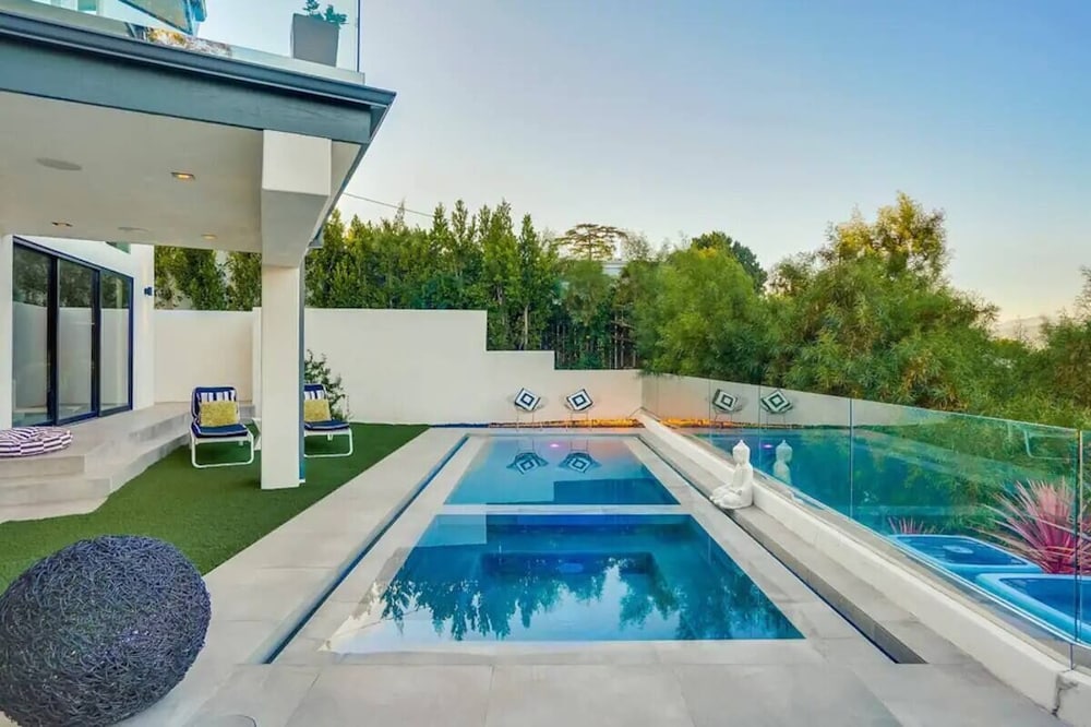 Troy Dr - Sleek & Modern Hollywood Hills Home With Stunning Views - Image 4