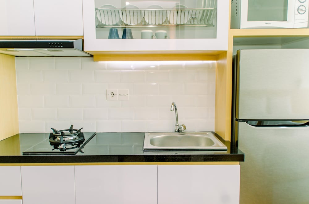Warm And Homey Studio Apartment At B Residence view 4