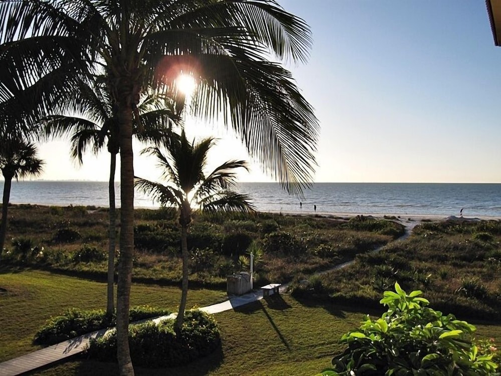 Sandalfoot Beachfront Condominium, photo 11