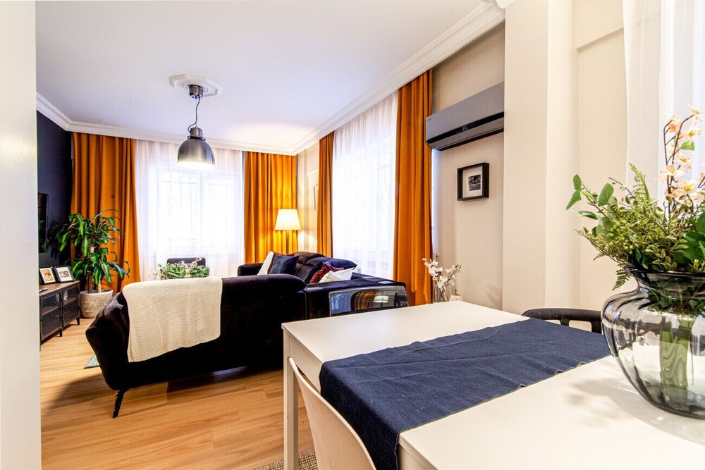 Central and Convenient Flat in Sisli