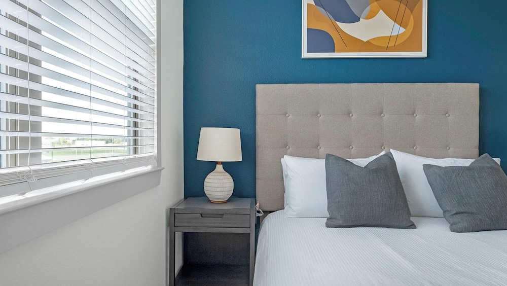 Landing Apartments Waller