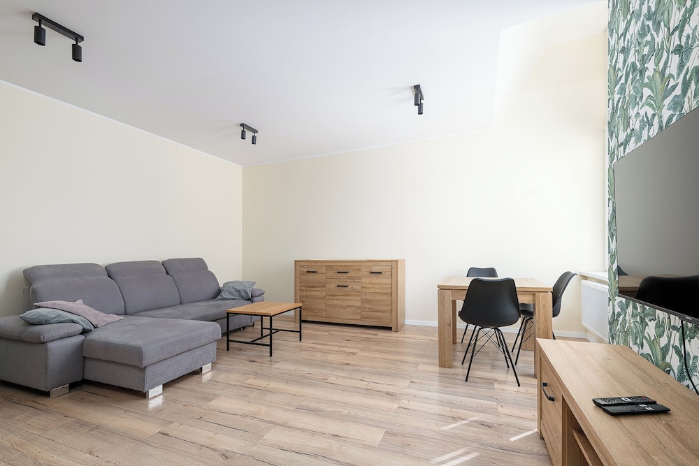 RentPlanet - Apartamenty Rewolucji 1905