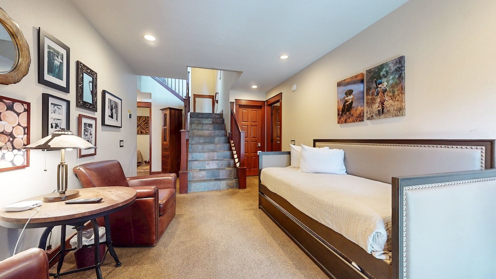 Timbers #2 4 Bedroom Townhouse