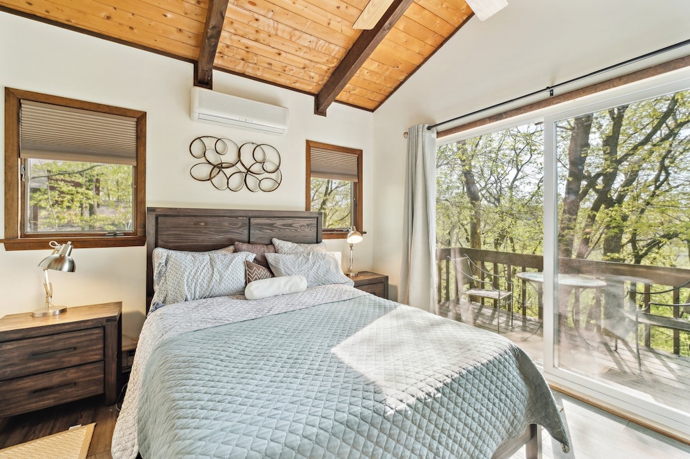 Charming Porter House In The Heart Of The Poconos 4 Bedroom Chalet