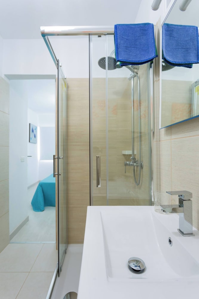 Delicious Los Cristianos,achacay,2bdr & 2bathr Beach Close Wifi Free