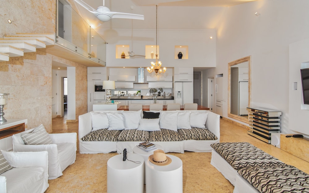 Luxury Penthouse Hispaniola Beach