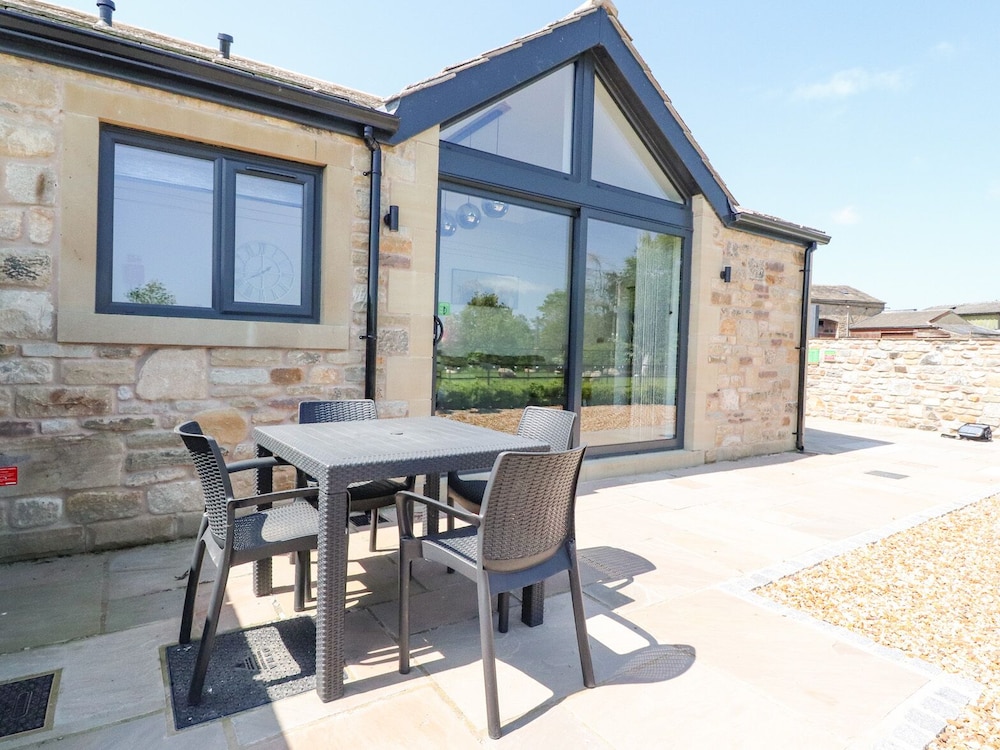 Skirden View