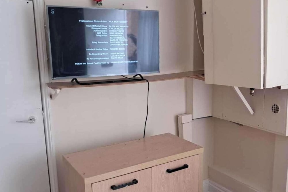 Central 2-bed House - Sleeps 2 & Friendly