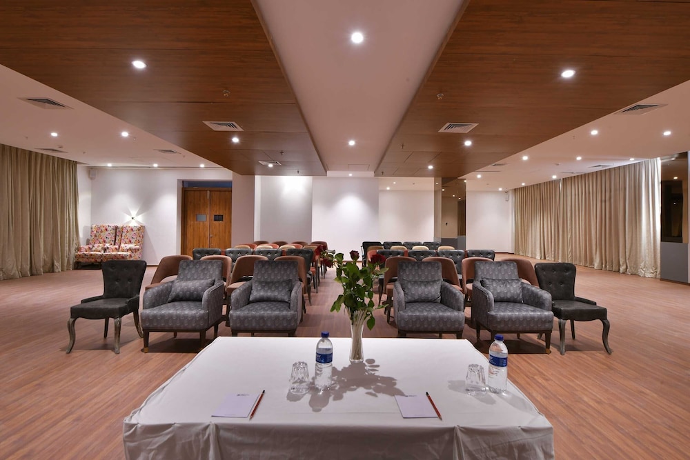 Clubhouse Hotel Morbi