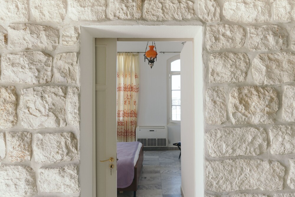 Beit El Bahr