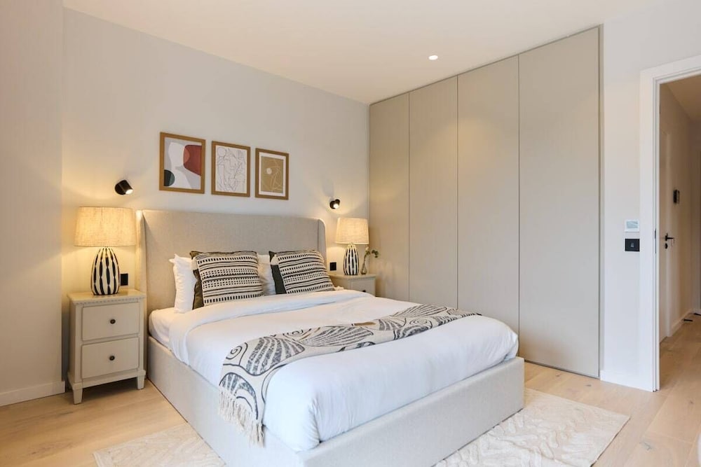 The Brondesbury Escape - Cosy 1bdr Flat With Balcony + Parking