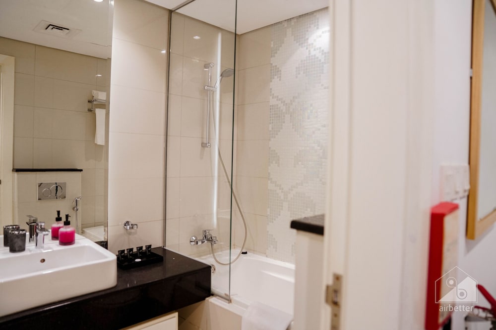 Damac Maison Luxury Apt Canal View Business Bay
