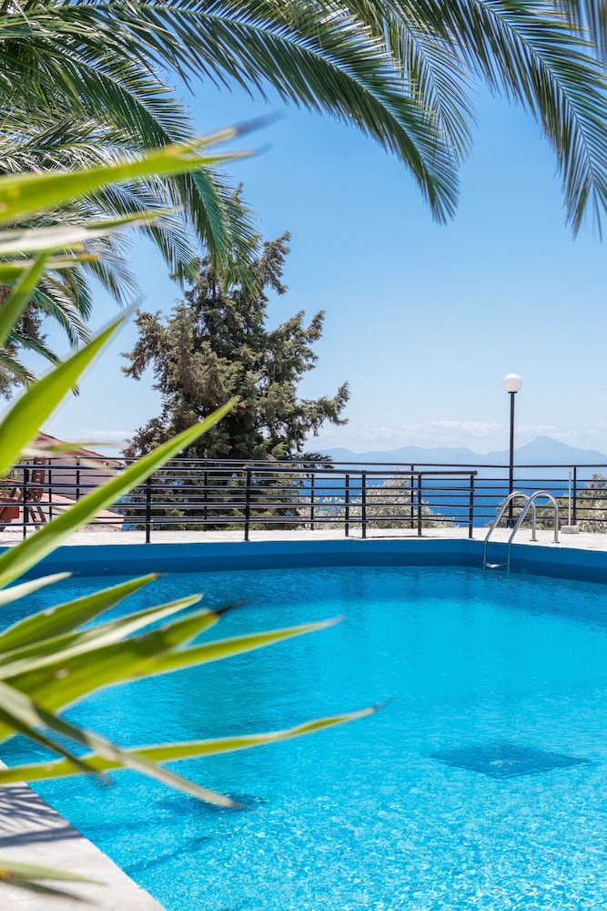 Stafylos Suites Boutique Hotel