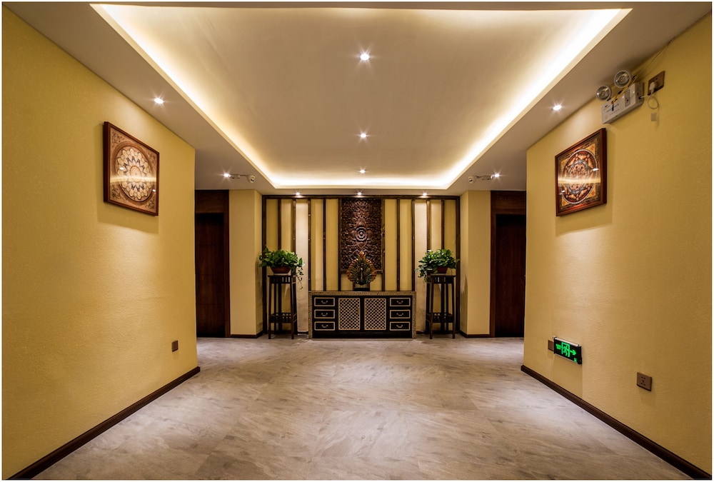 Blossom Dynasty Inn