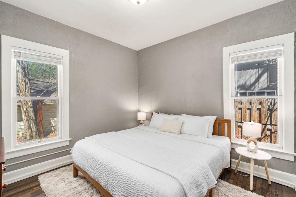 Old Town Retreat w/ Hot Tub Perfect for Groups!