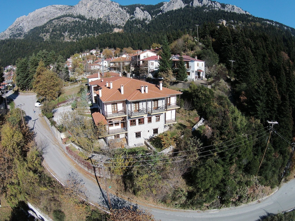 Kroupi Hotel