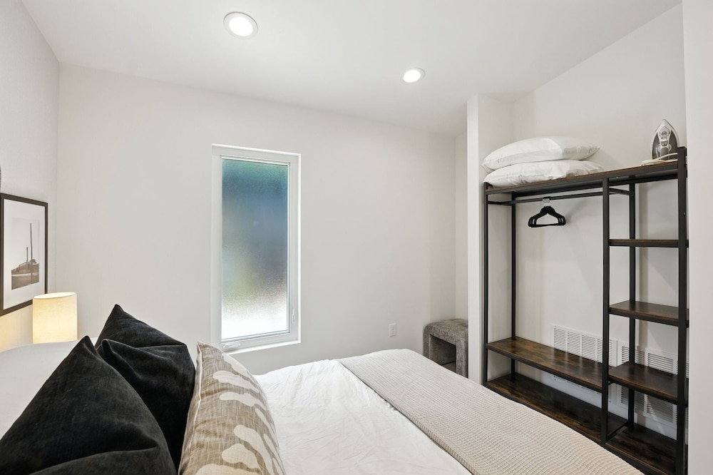 500 House - Unit C 1 Bedroom Townhouse