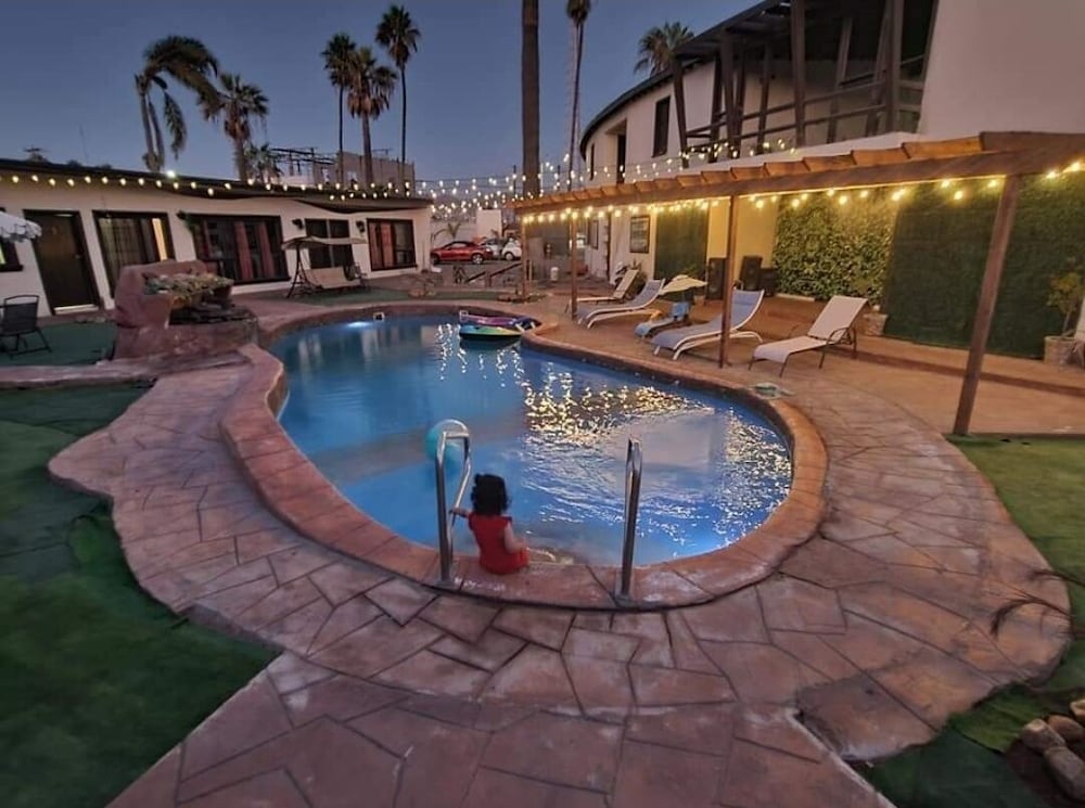 Ensenada Vacations - HOTEL CADILLAC - Property Image 4