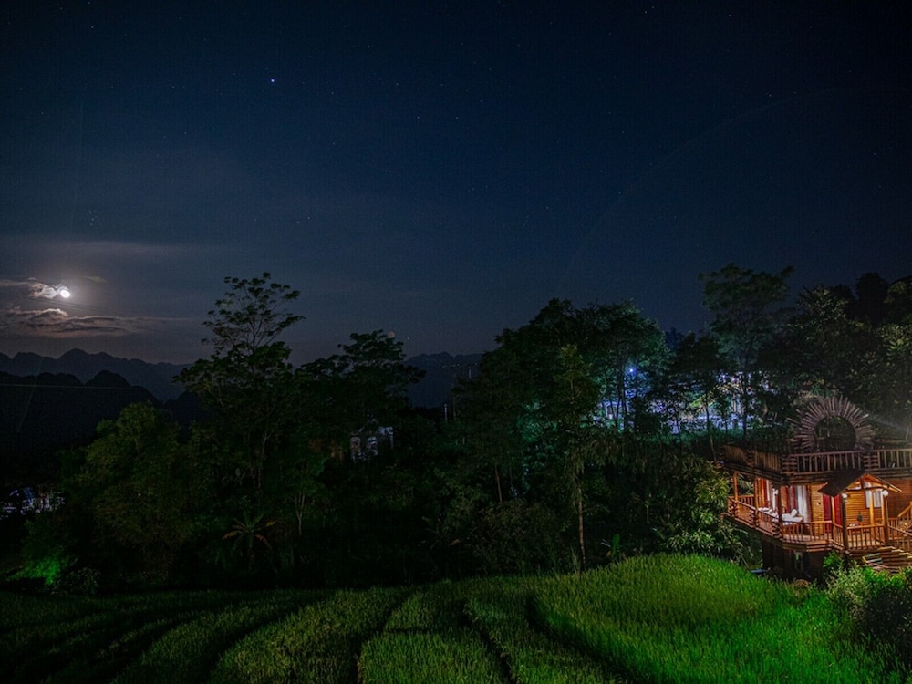 Pu Luong Jungle Lodge view 2
