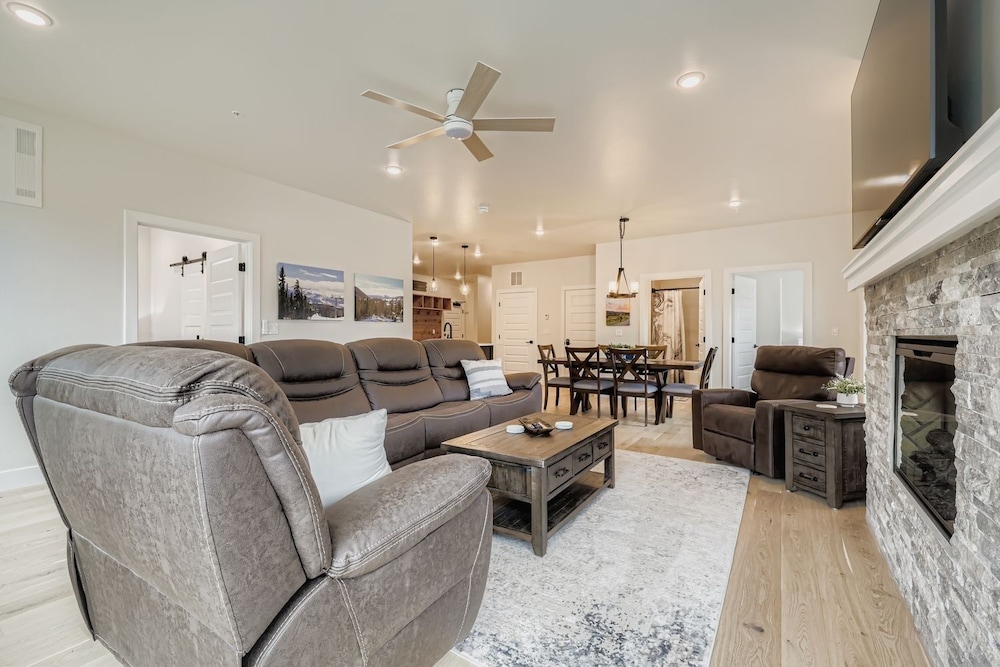 305 Brightwood At Keystone 2 Bedroom Condo