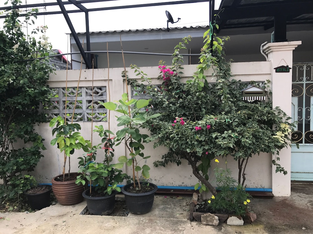 Maa Damnoen B&B
