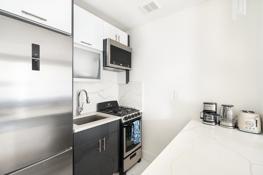 1597 New York Apt