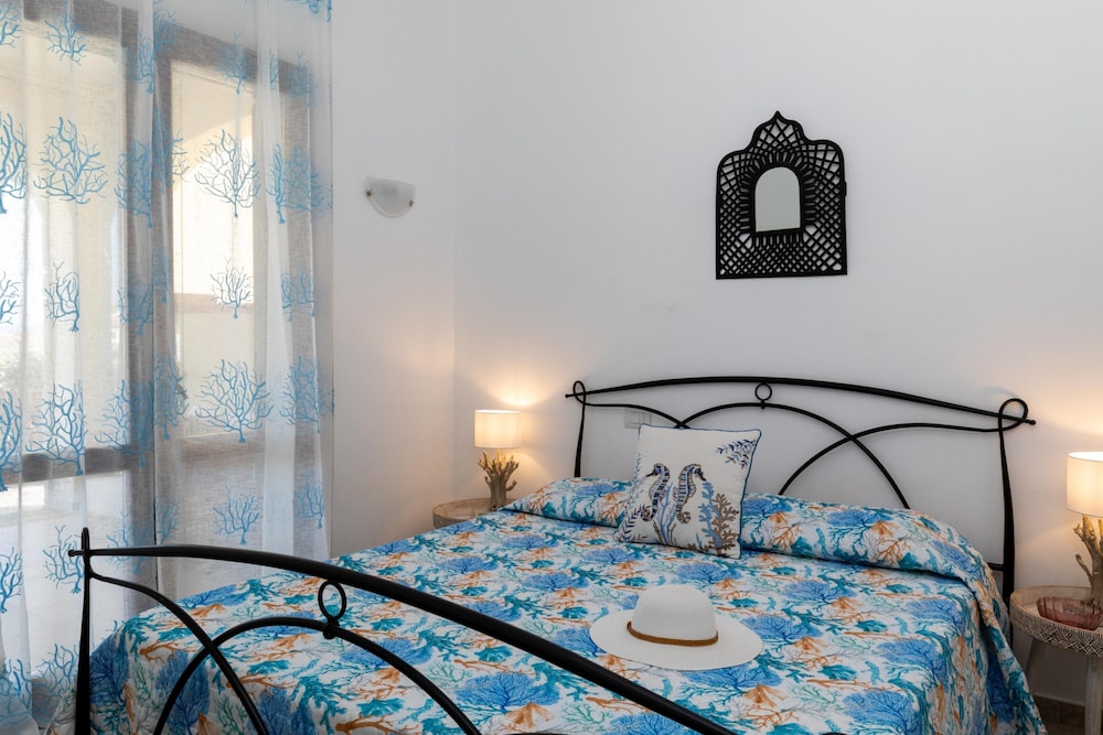 Anemone Apartment With Terrace by Wonderful Italy