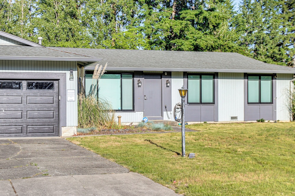 Golf, Hike, Dine & Relax: Home in Port Orchard, photo 8