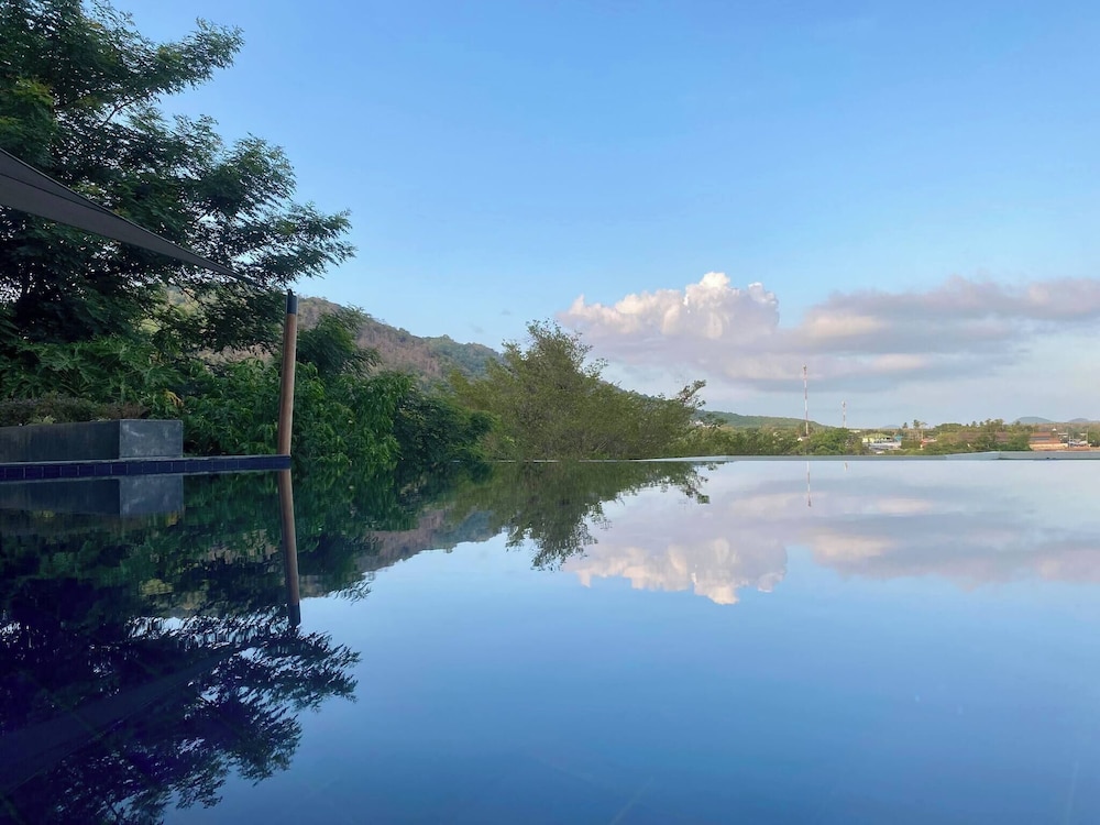 Tropical Viewpoint With Private Pool - Lux Living