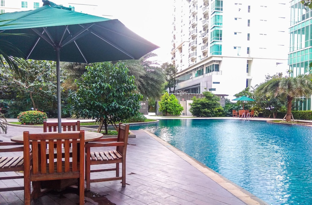 Good Location And Cozy 2Br Woodland Park Residence Apartment